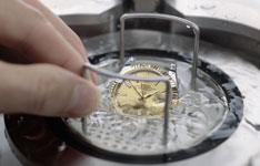 精工金色的手表可以用洗洁精吗?